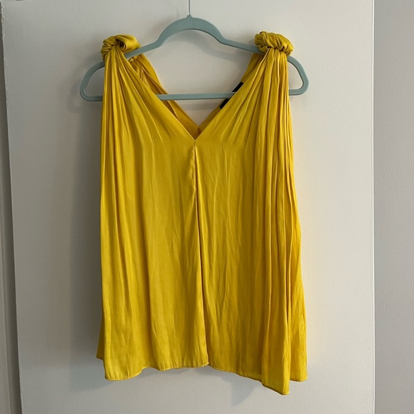 Smythe yellow knot blouse size small - Picture 2 of 5